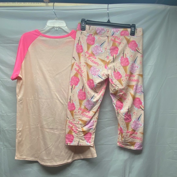 Jammie’s! - Picture 2 of 4